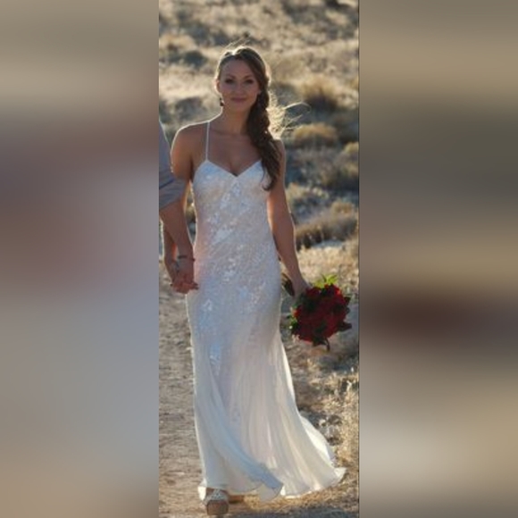 Stunning Glitzy Wedding or Prom dress - Picture 4 of 9